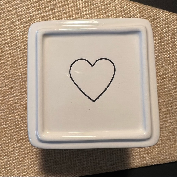 Rae Dunn Heart Artisan Collection Trinket Box - Picture 9 of 10